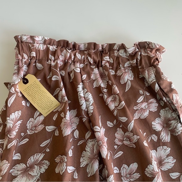 B O G Collective floral, Beiges and roses, high waist potato sack pant, size M - Picture 2 of 11